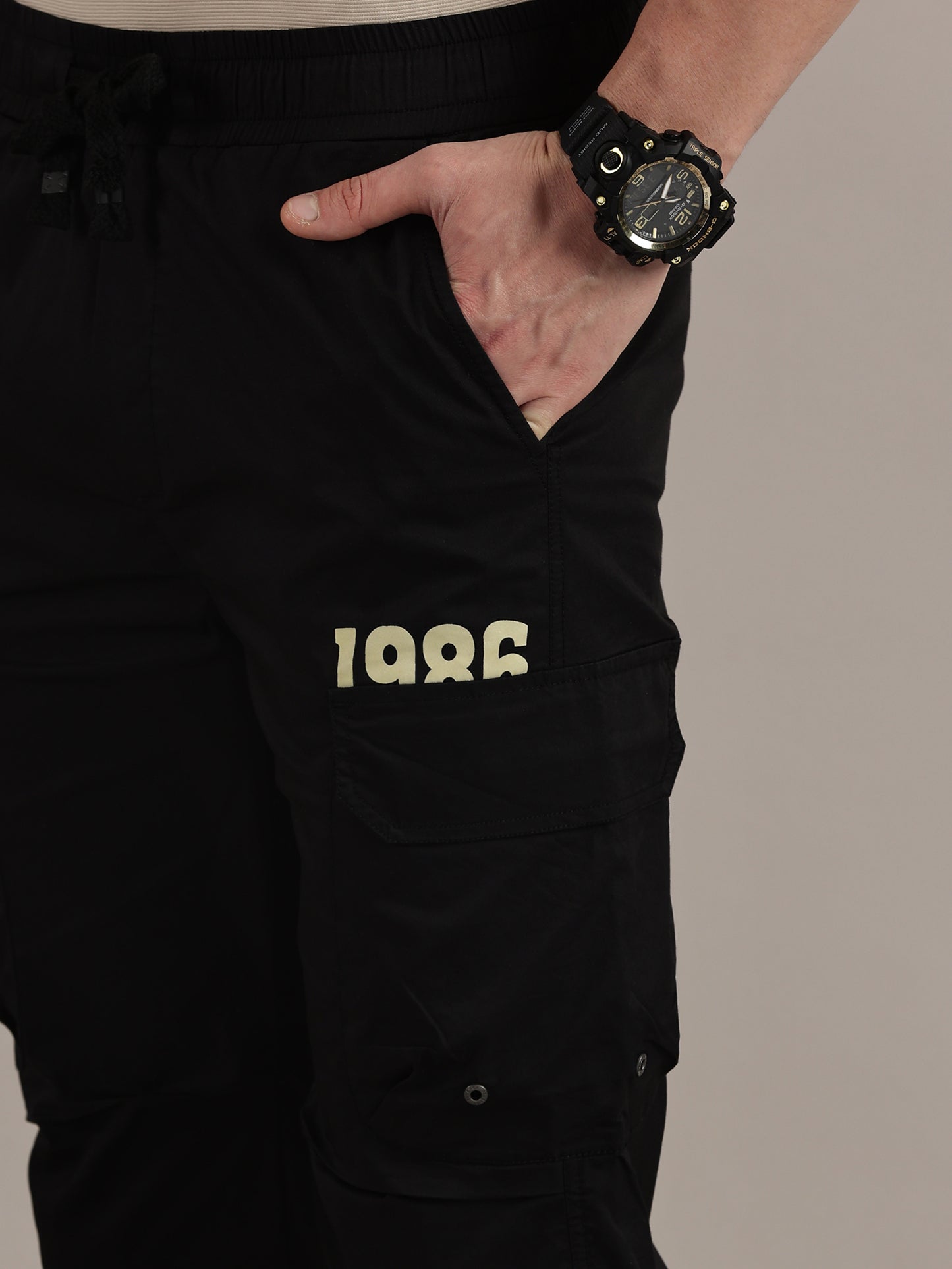 Relaxed Fit Black Cargo