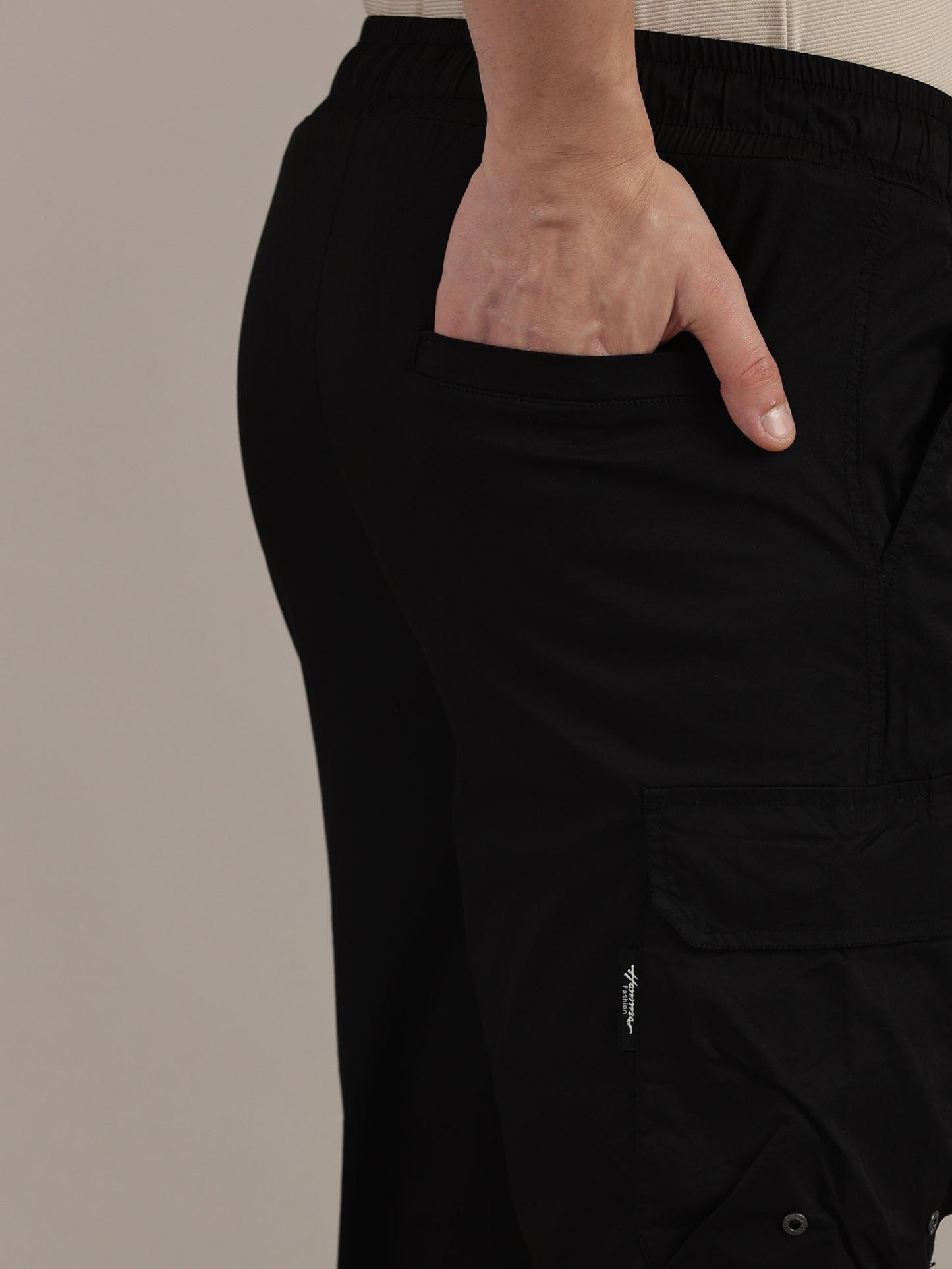 Relaxed Fit Black Cargo